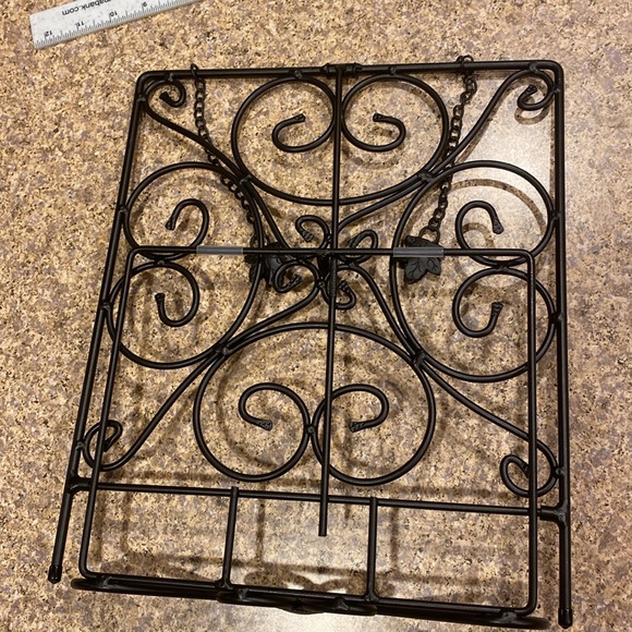 Longaberger Wrought Iron Cookbook Stand Maple Leaf (Stand Only-No Cookbook) - Picture 15 of 16